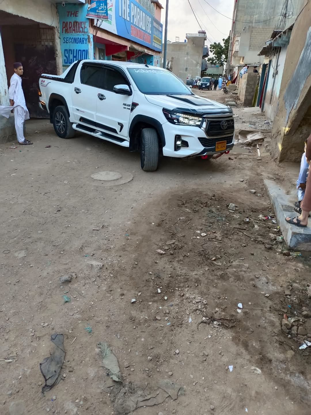 Super Marwat rent A Car & Estate Work