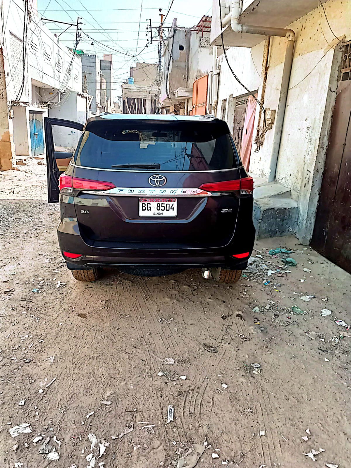 Super Marwat rent A Car & Estate Work