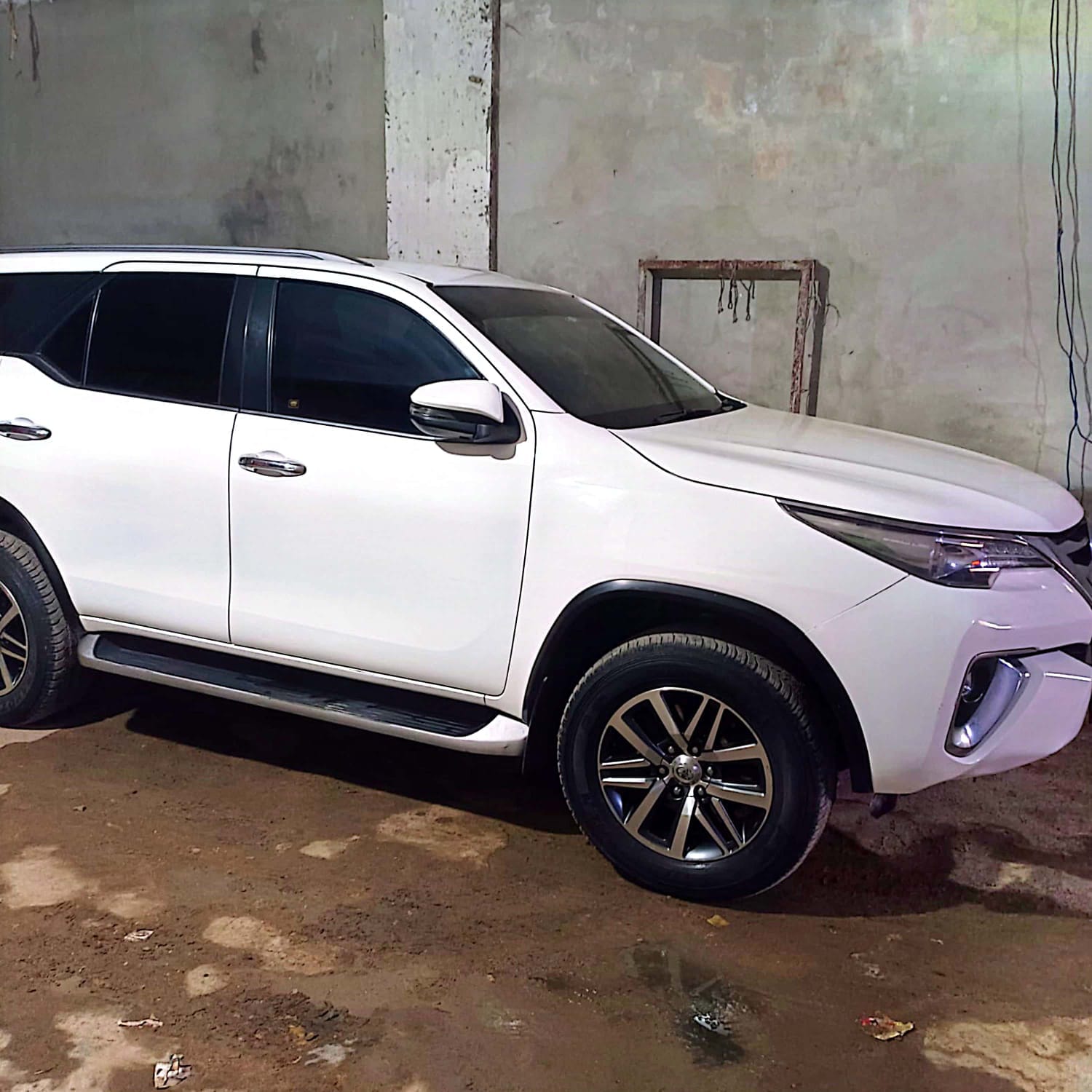 Super Marwat rent A Car & Estate Work