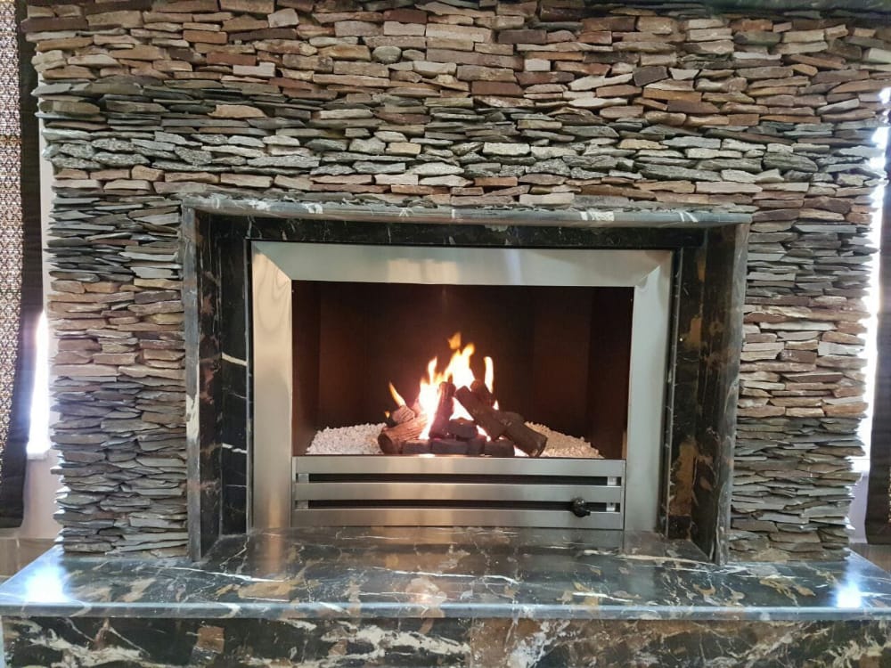 Gas fire place