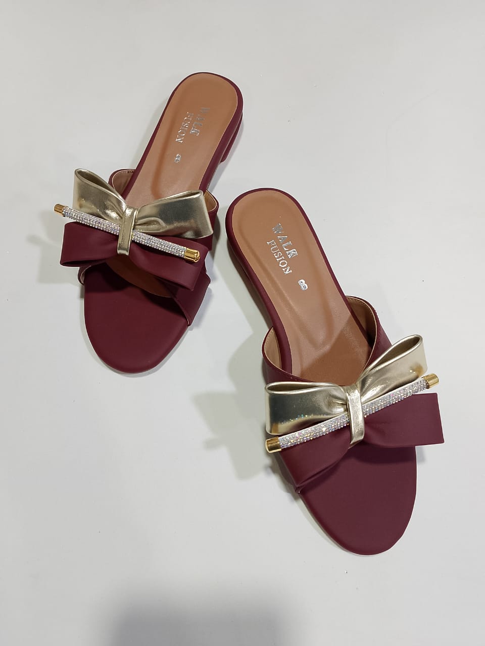 📸✨ Walk Fusion – Elegant Maroon Slippers
