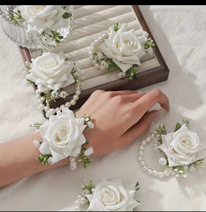 Unique style floral & pearls bracelet