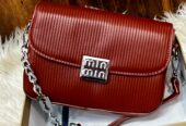 Girl’s heavy crossbody bag