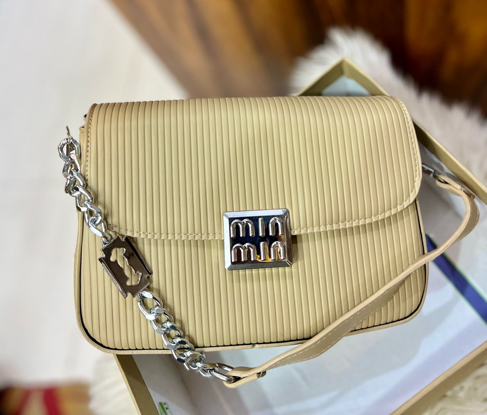 Girl’s heavy crossbody bag
