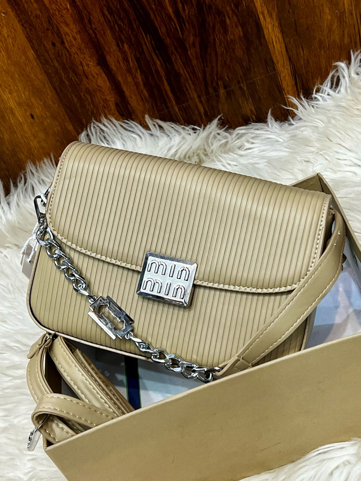 Girl’s heavy crossbody bag
