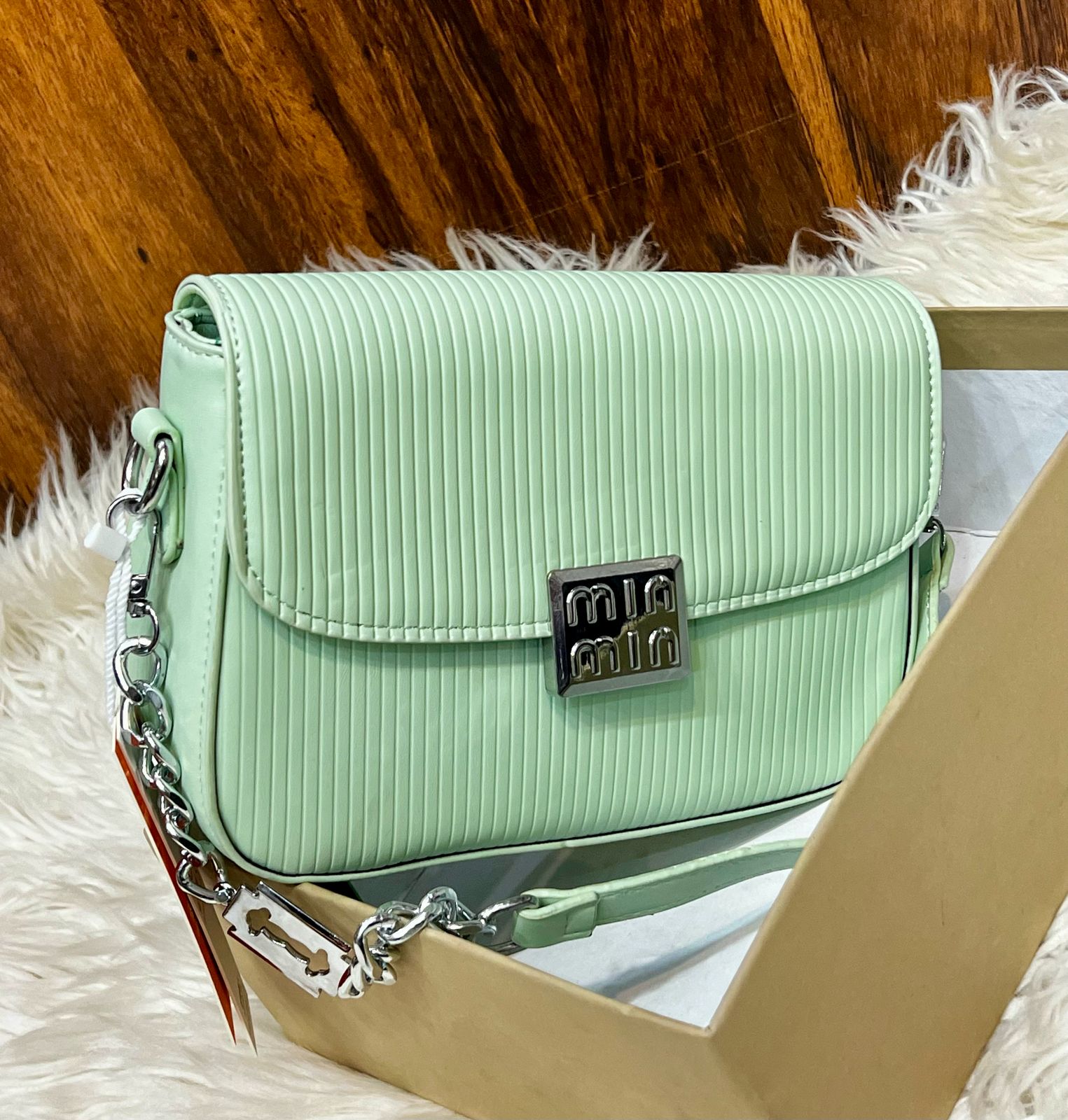 Girl’s heavy crossbody bag