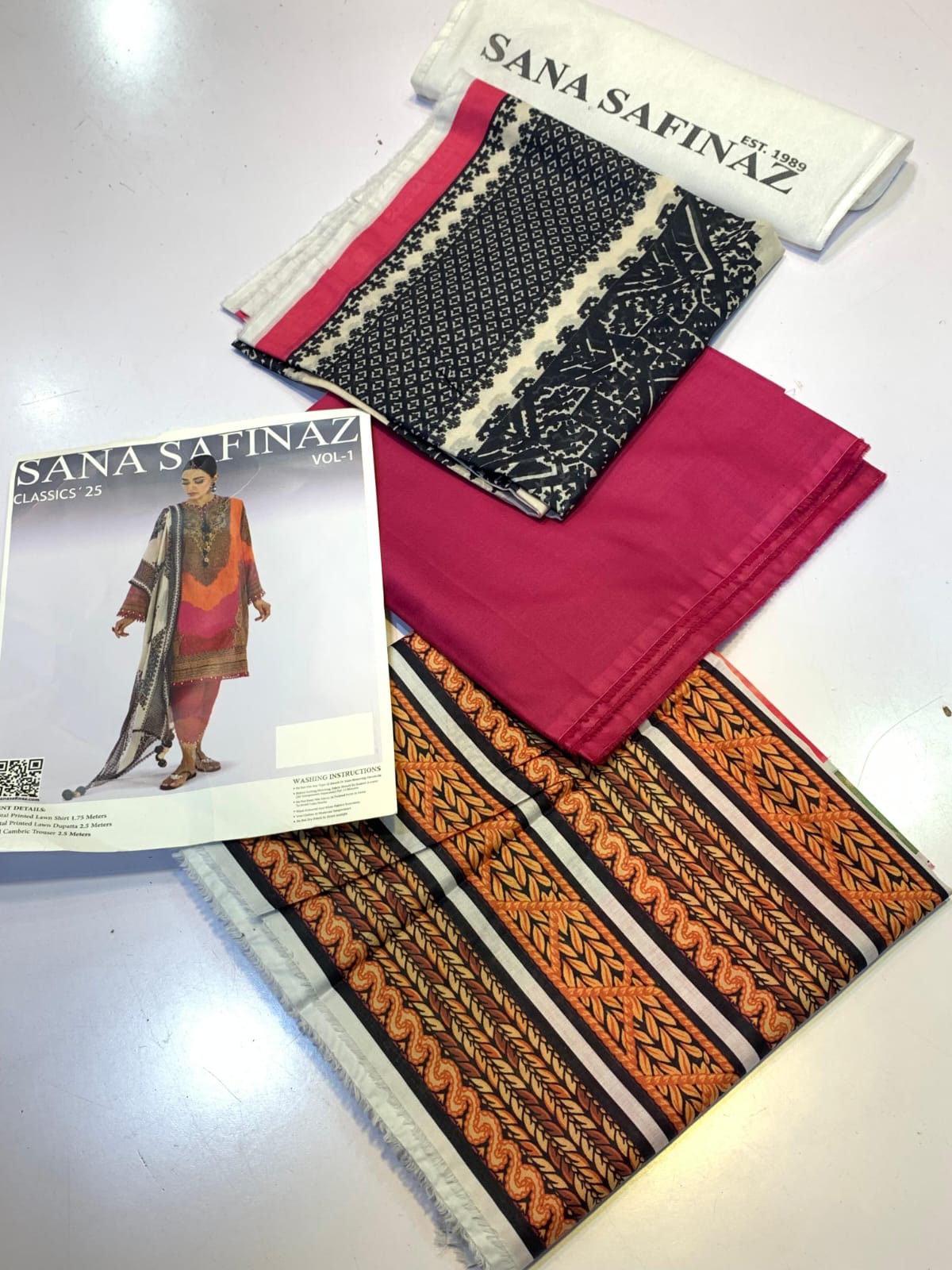 SAPPHIRE /SANA SAFINAZ VOL 2025