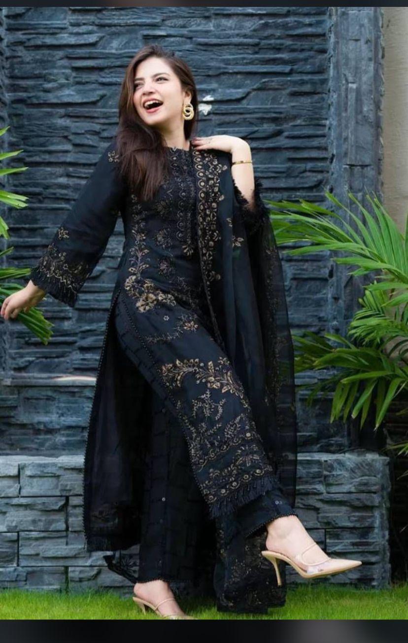3pcs women’s unstitched Embroidered suit free home delivery 🚚🚚
