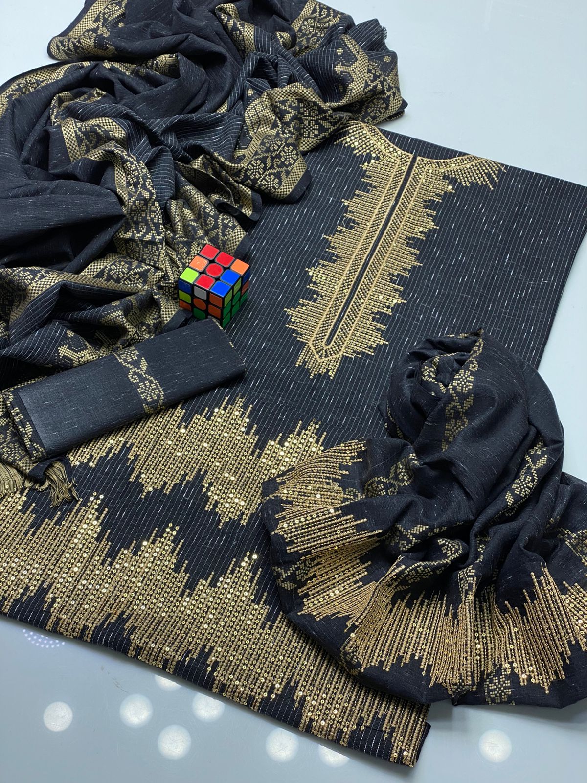 ❇️Stuff Khadder Golden Banarsi Jacquard 3pc Dress 👗