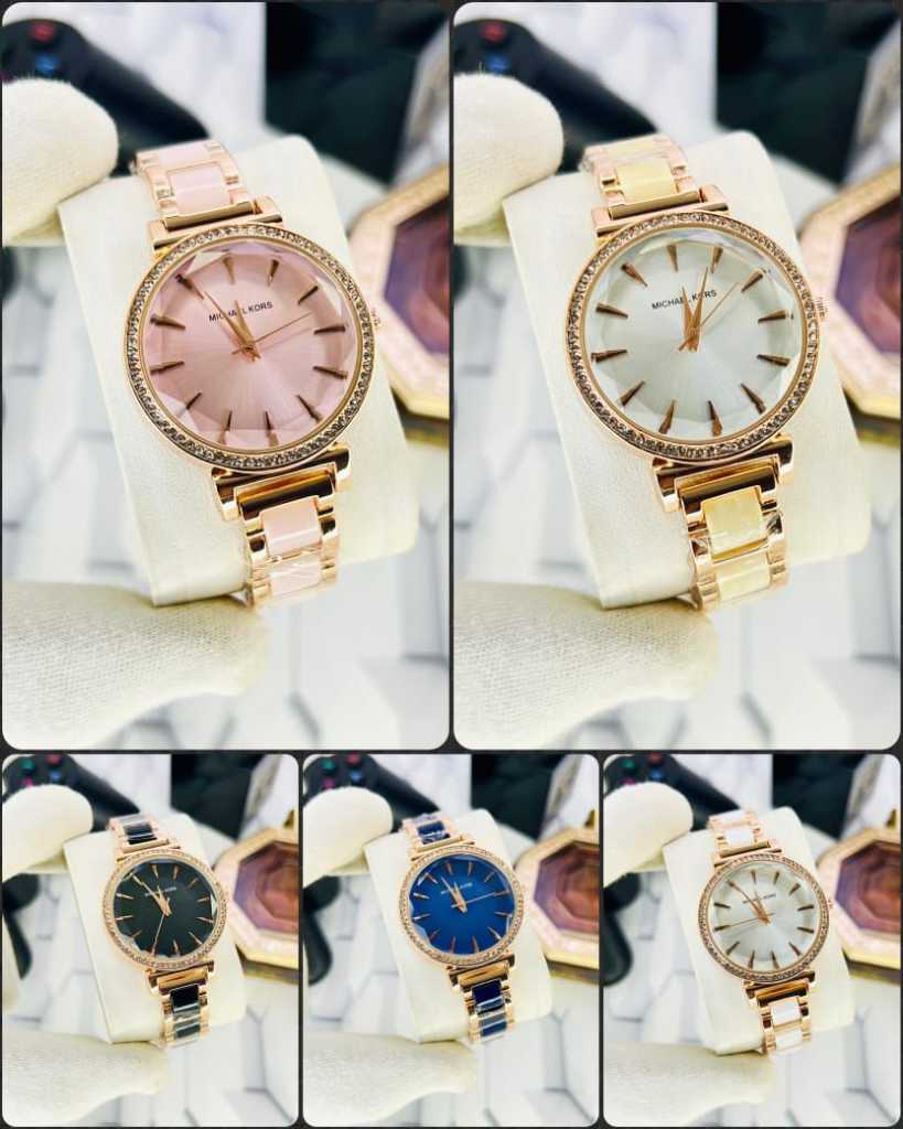 NEW ARRIVAL* *MICHAEL KORS (LADIES WEAR)* *STYLISH MODEL* *PUSH LOCK* *IN NEW ATTRACTIVE COLOURS*