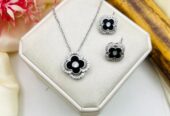 Fancy Beautiful Gold Plated Zircon Locket Set