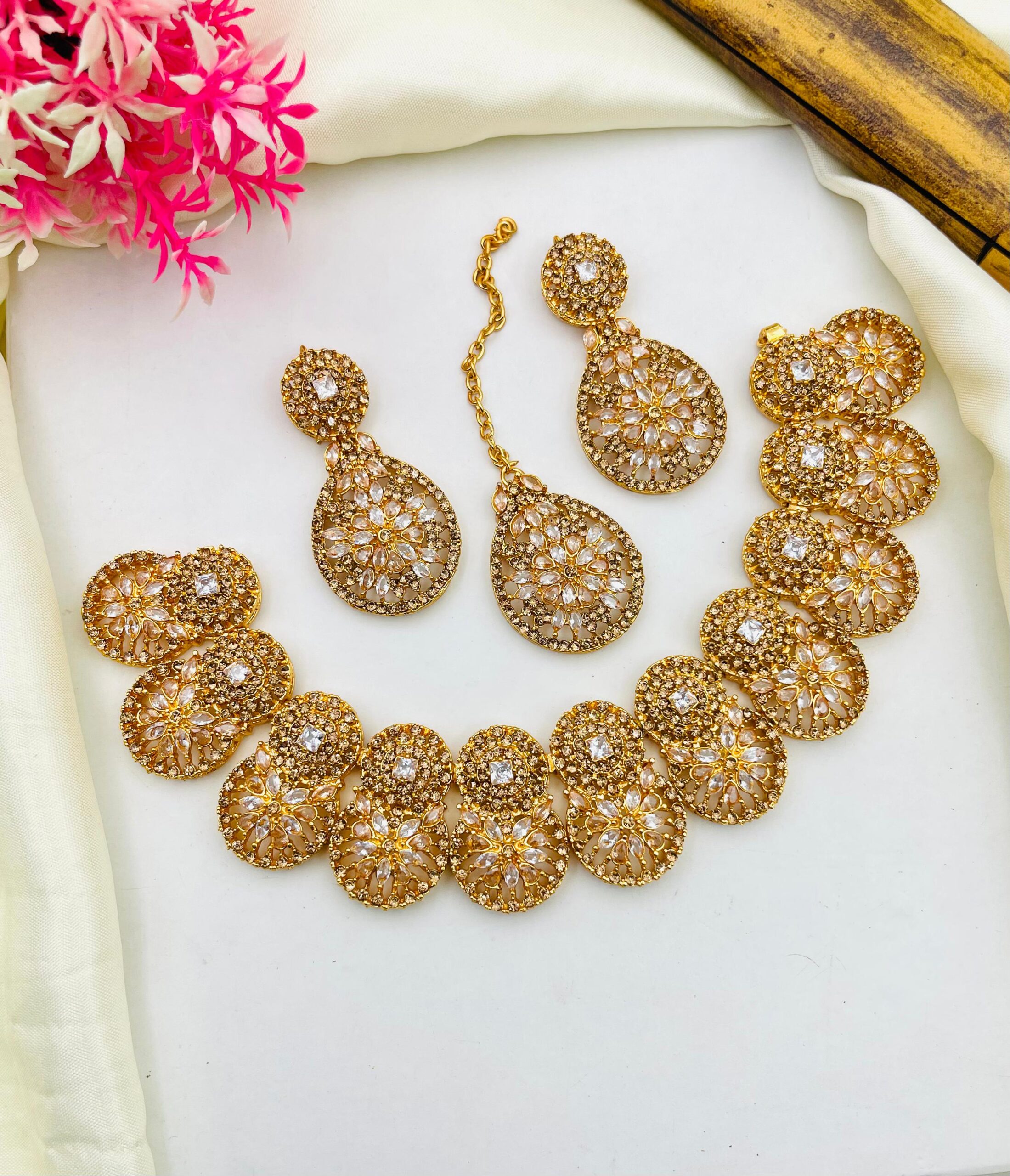 Fancy Beautiful Party Wear Zircon Necklace With Earings And Tika