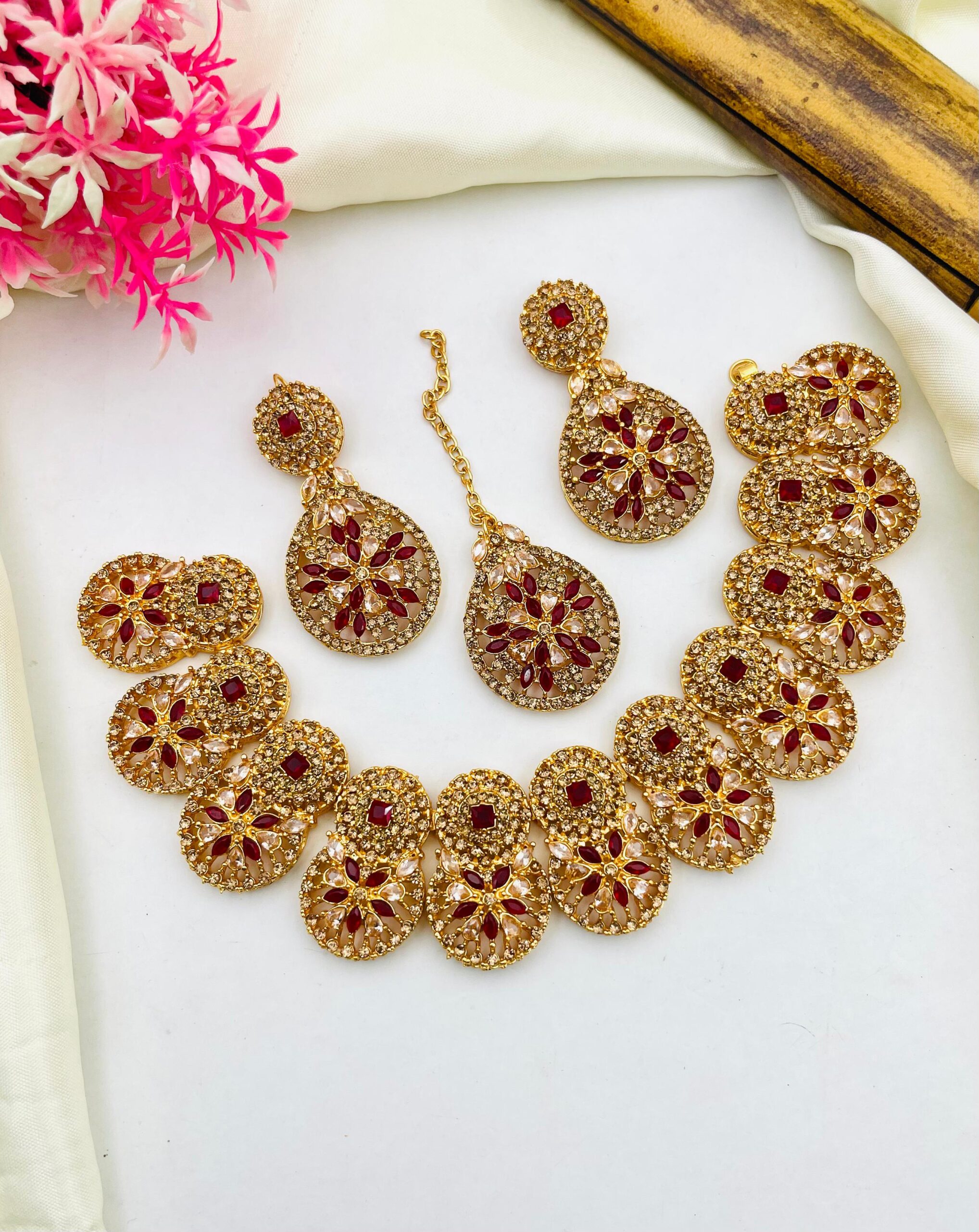 Fancy Beautiful Party Wear Zircon Necklace With Earings And Tika
