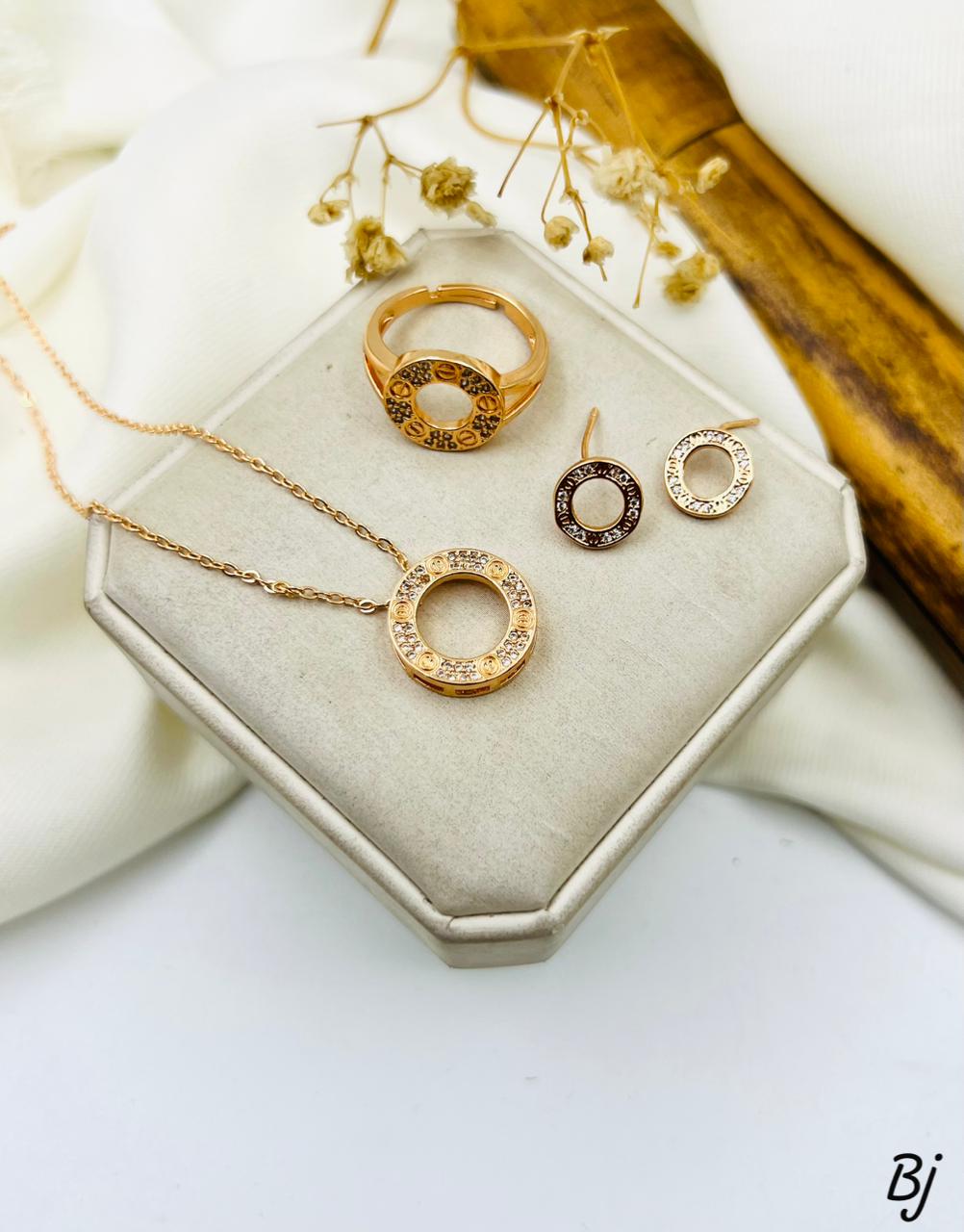 Fancy Beautiful Gold Plated Zircon Locket Set With Adjustable Rings