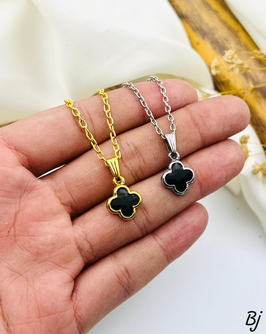 Fancy Beautiful Trending Vencliff Pendants For Her