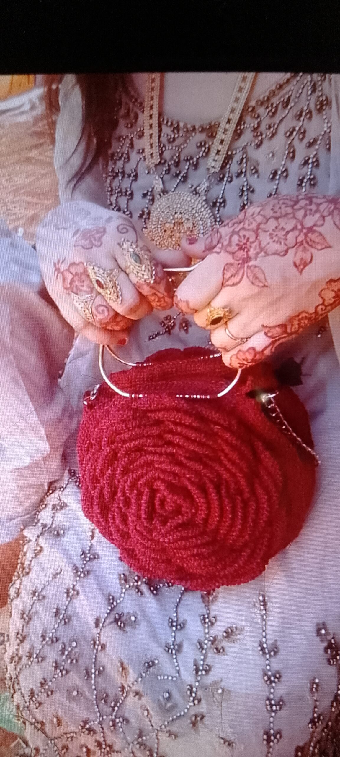 Crochet rose flower purse 1 Crochet rose flower purse