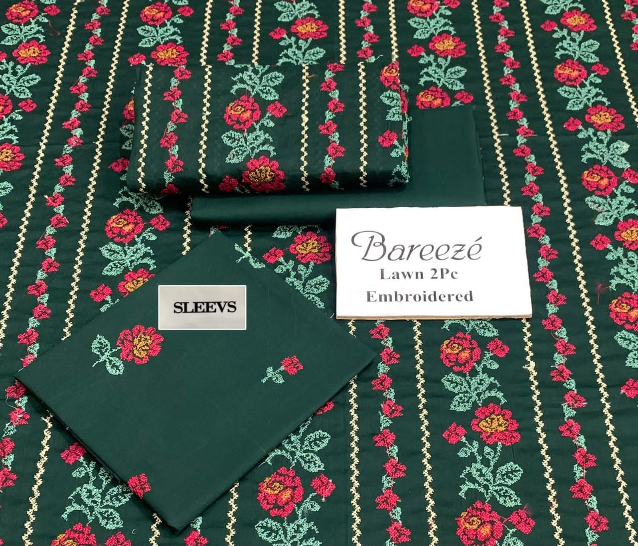 Bareeze brand unsthich suits available in loon staf