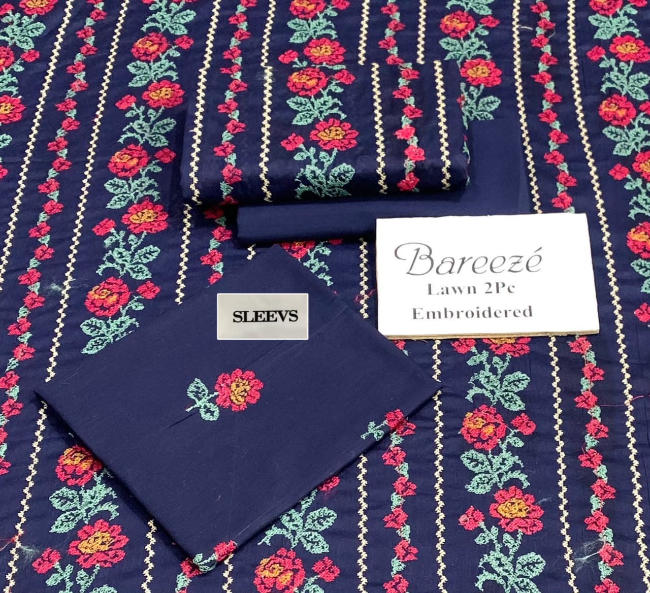 Bareeze brand unsthich suits available in loon staf