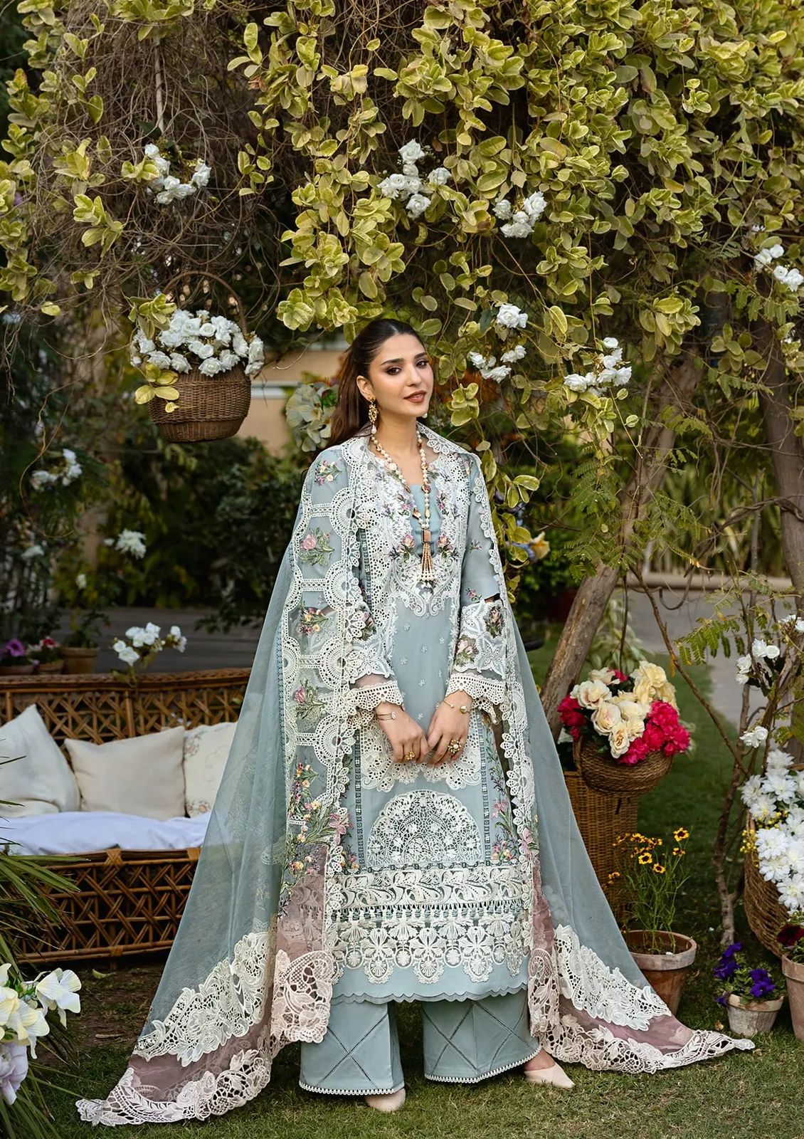 HEAVY EMBROIDERED CHICKENKARI COTTON FRONT WITH EMBROIDERED CUTWORK DAMAN PATCH
