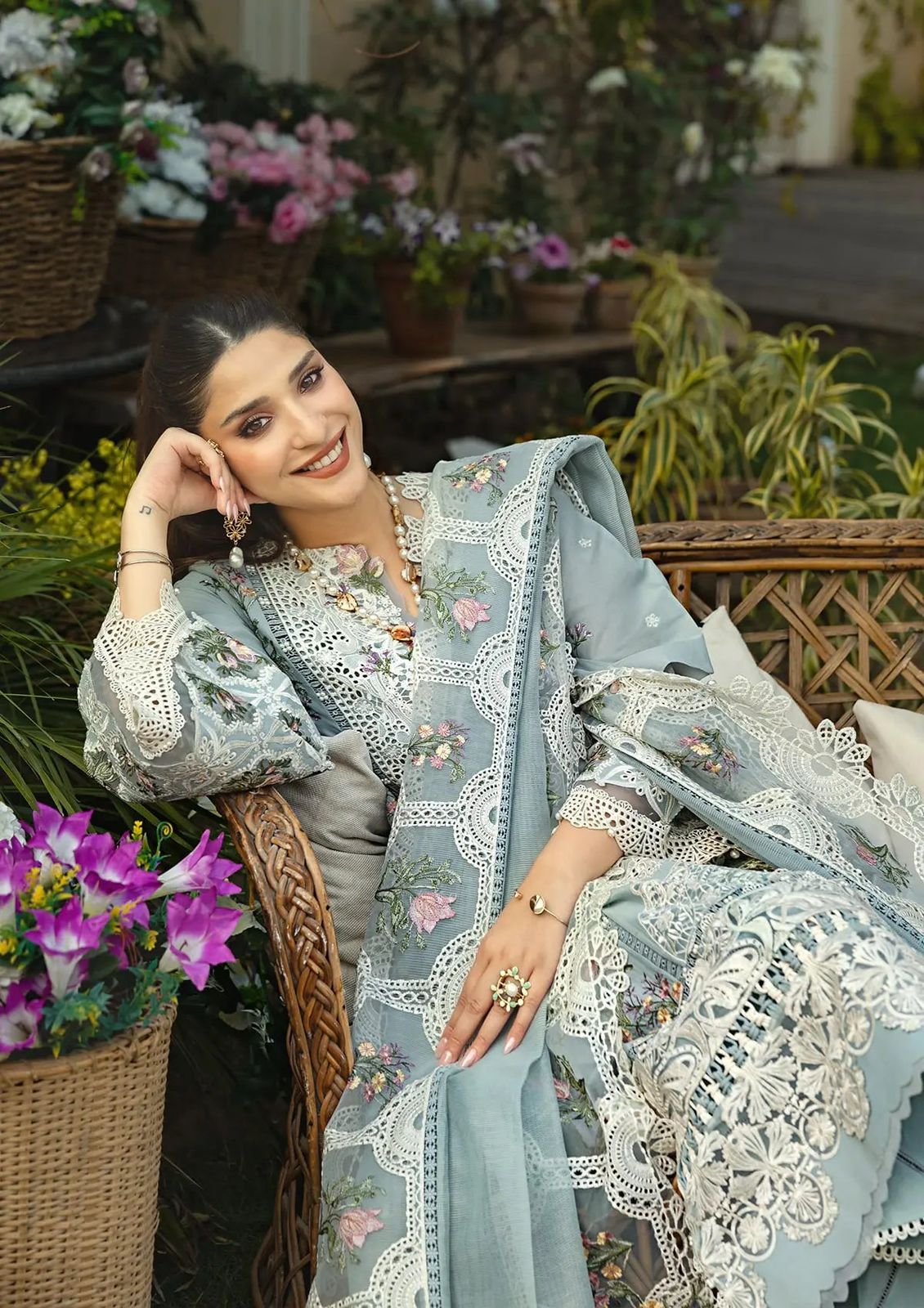 HEAVY EMBROIDERED CHICKENKARI COTTON FRONT WITH EMBROIDERED CUTWORK DAMAN PATCH