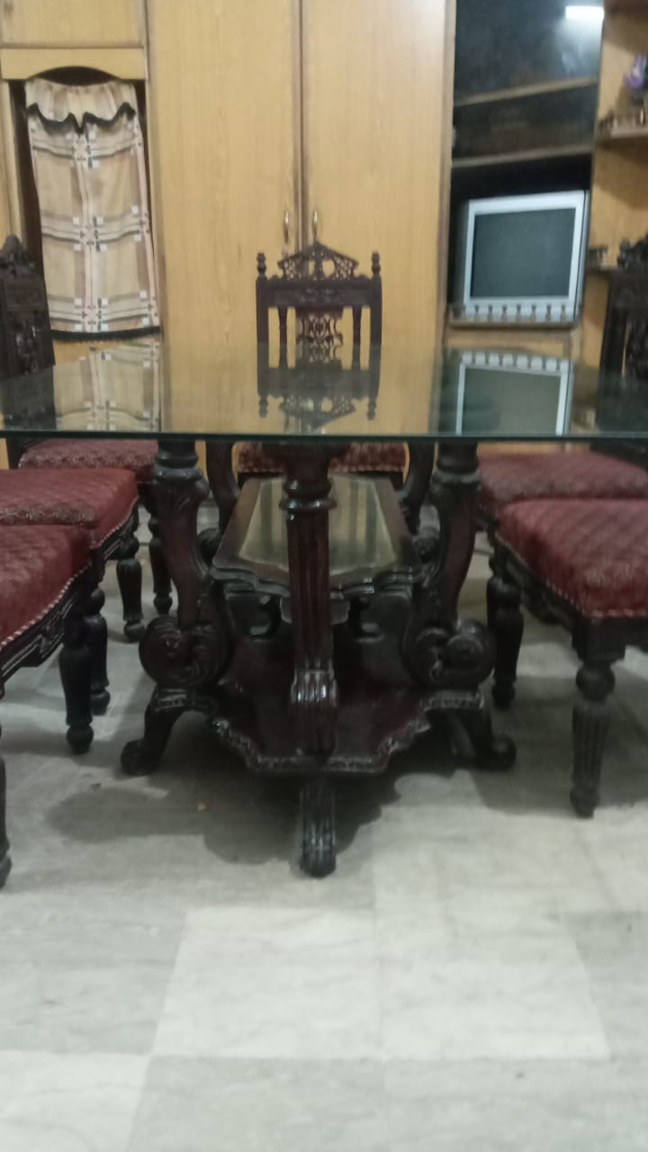 Pure chinioti 6 seater dining table for sale