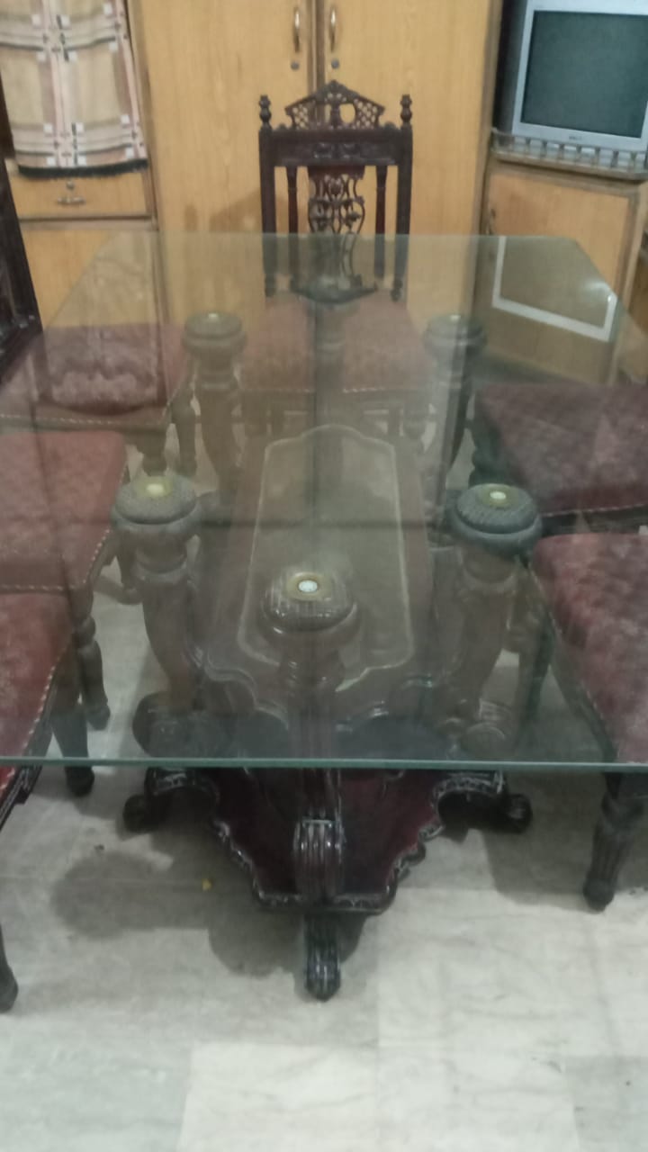 Pure chinioti 6 seater dining table for sale