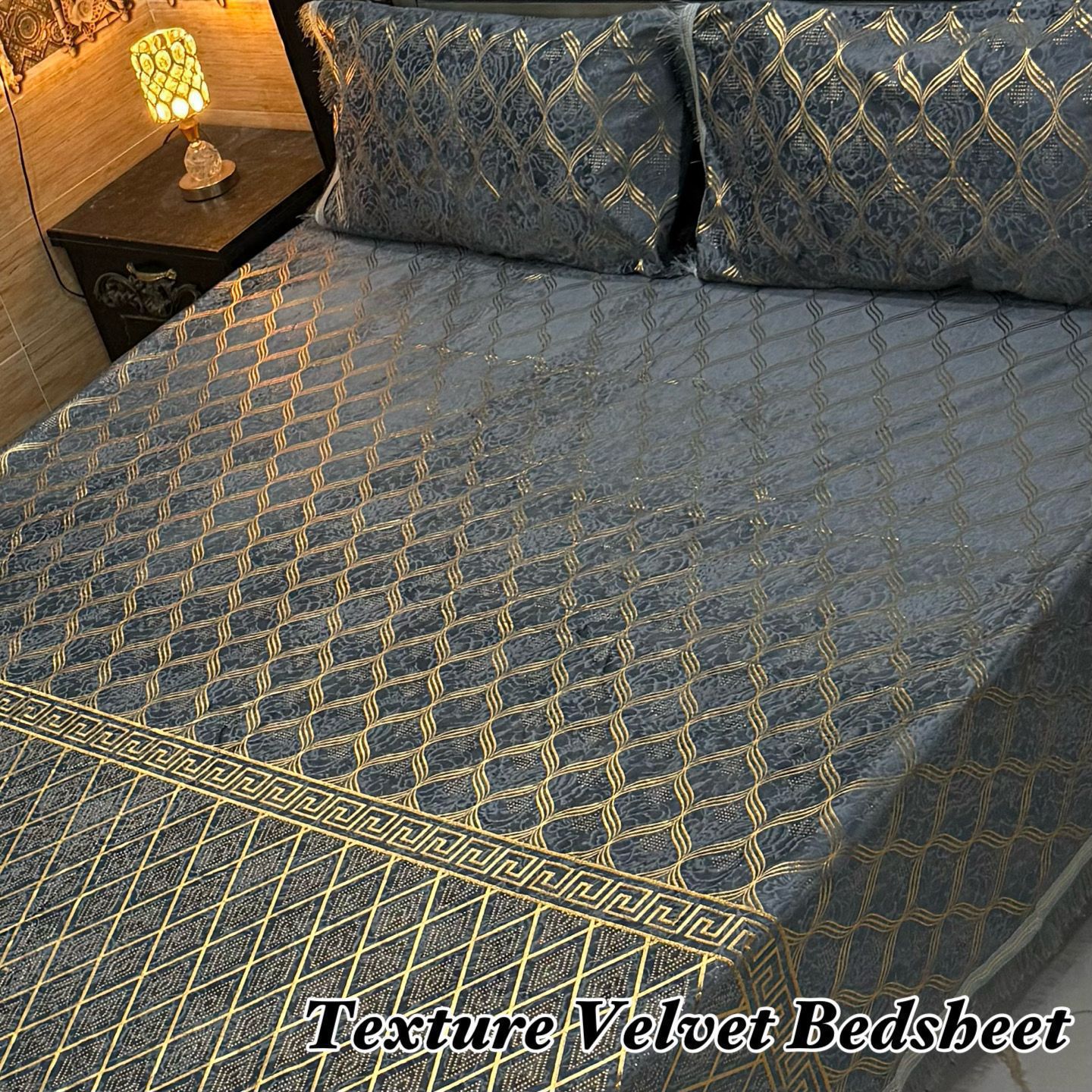 Texture velvet bedsheet