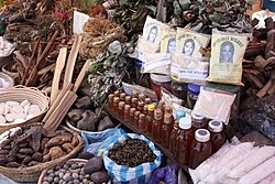 5660295_1638374907_10250px-Market_Pharmacy_Tana_MS5179-1