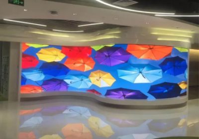 Flexible-LED-screen-display-used-for-interactive-brand-experiences