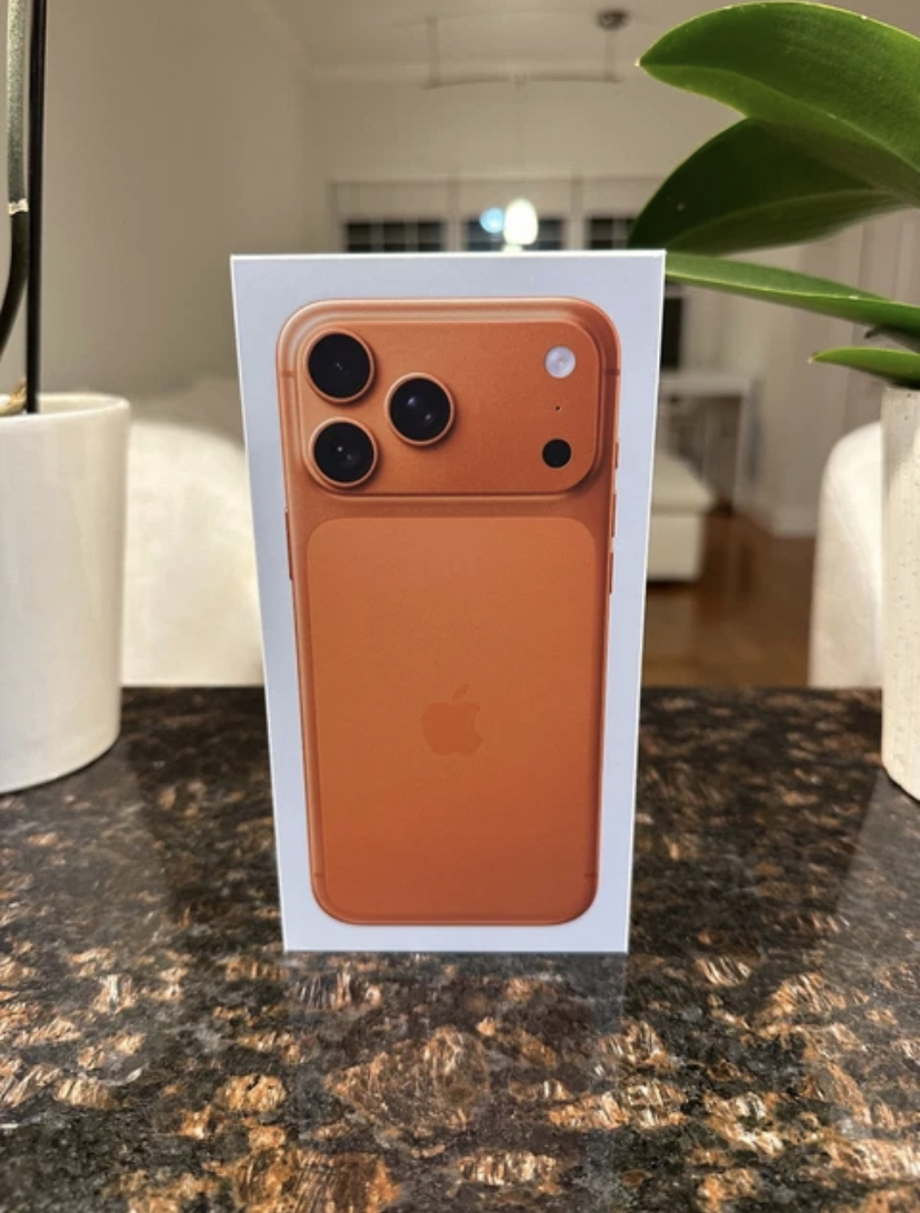 Apple Iphone 17Pro Max 512GB Sealed / Unlocked With Warranty.