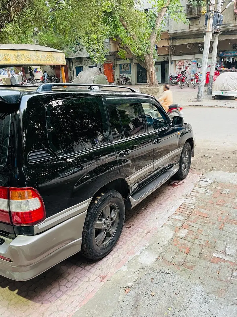 Toyota Land Cruiser V8 Amazon 2003/2007 London Model