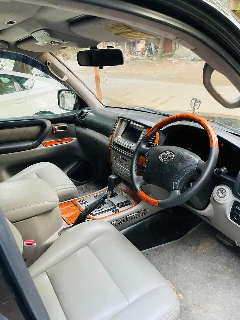 Toyota Land Cruiser V8 Amazon 2003/2007 London Model