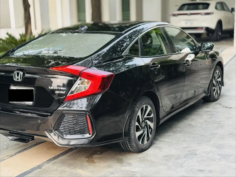 Honda Civic ivtec full option 2017