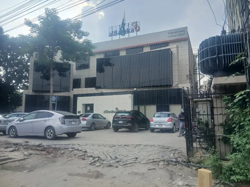 Commercial building for sale in hali road lahore