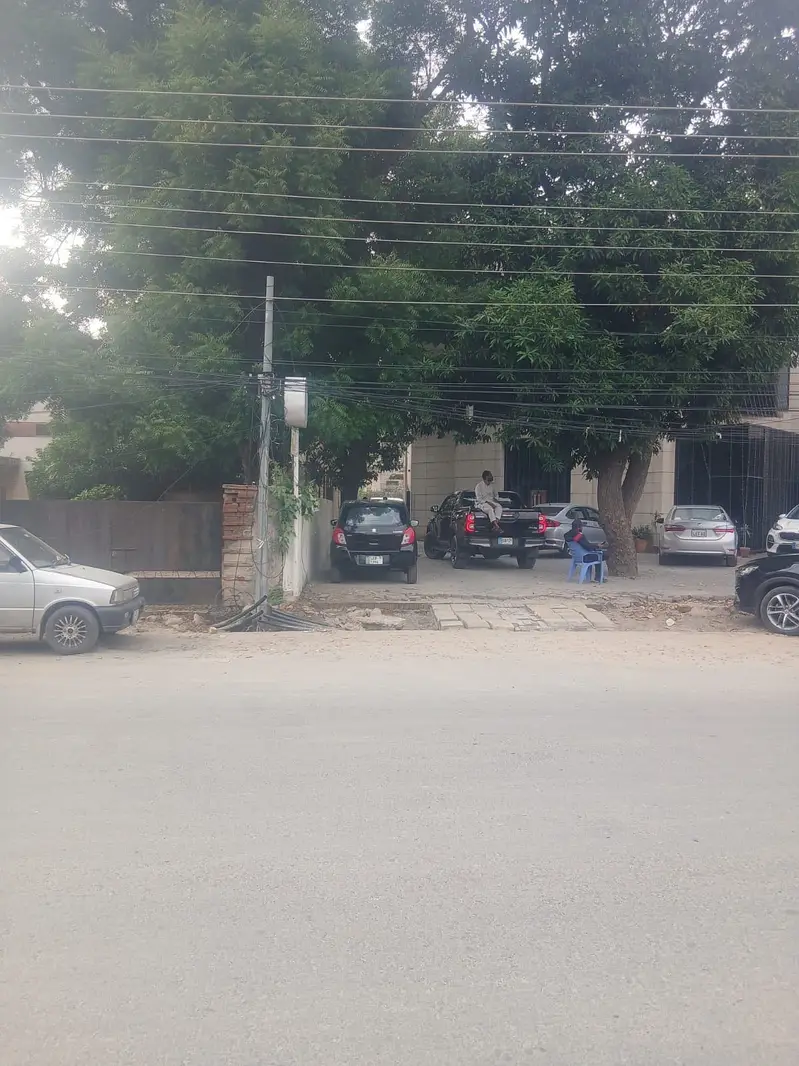 Commercial building for sale in hali road lahore