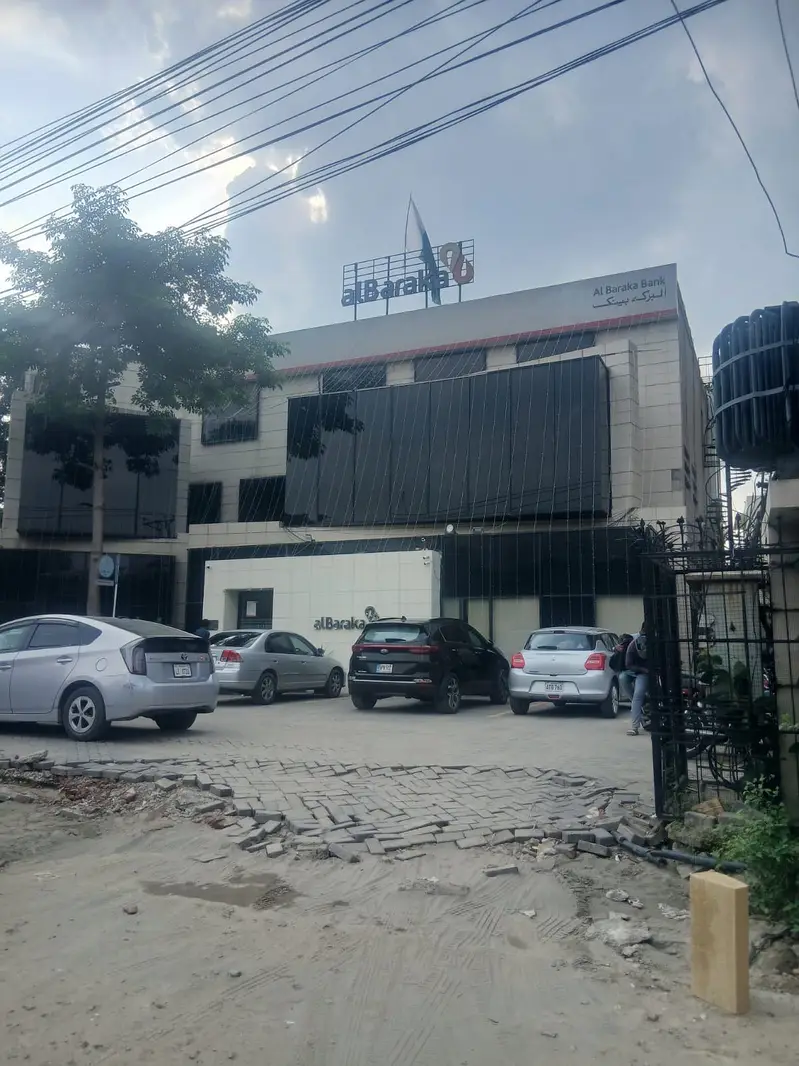 Commercial building for sale in hali road lahore