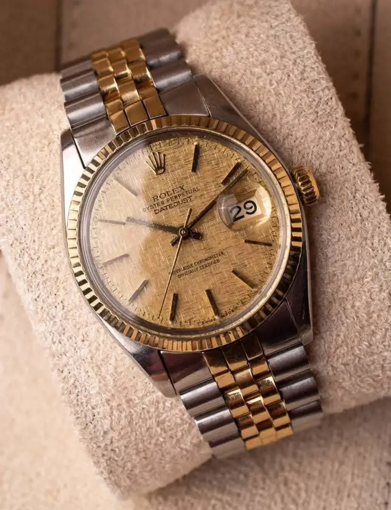 WATCH BUYER / Rolex Datejust Omega Rado IWC Cartier Santos Chopard