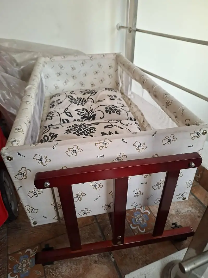 Baby cot | baby bed | wooden cot | kids bed | kids Zubaidas coat