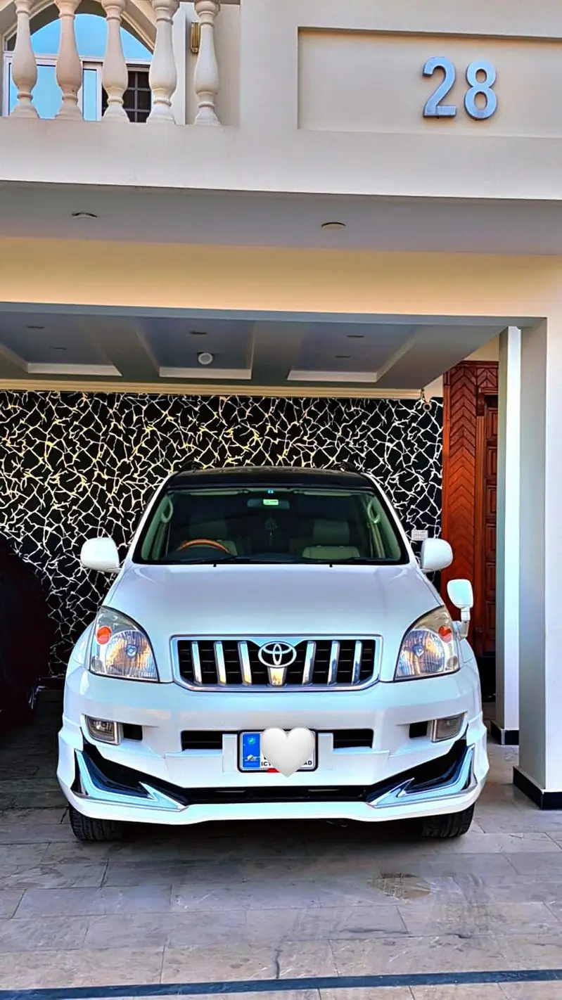 Toyota Land Cruiser Parado Limited Edition 2.7 2006/2012 Model Bahria Town Phase 8, Ra