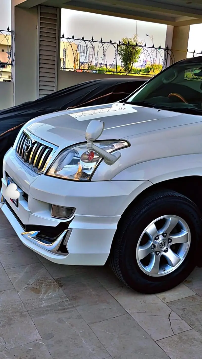 Toyota Land Cruiser Parado Limited Edition 2.7 2006/2012 Model Bahria Town Phase 8, Ra