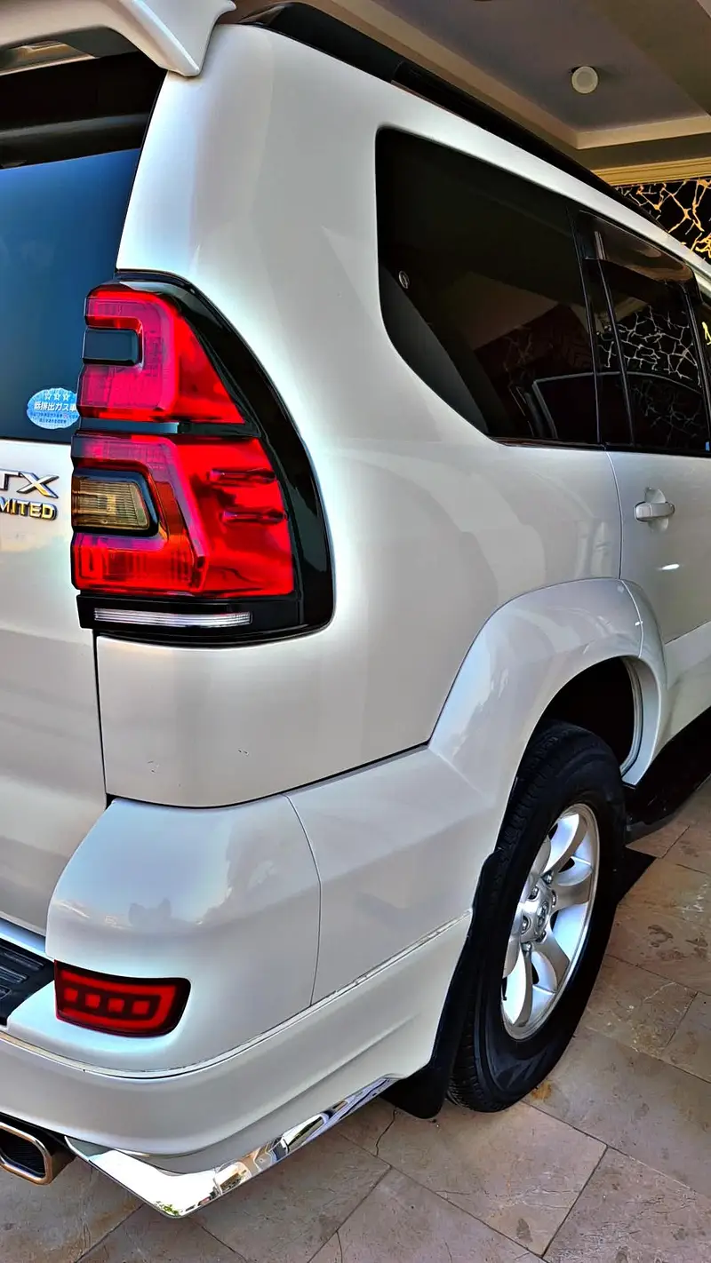Toyota Land Cruiser Parado Limited Edition 2.7 2006/2012 Model Bahria Town Phase 8, Ra