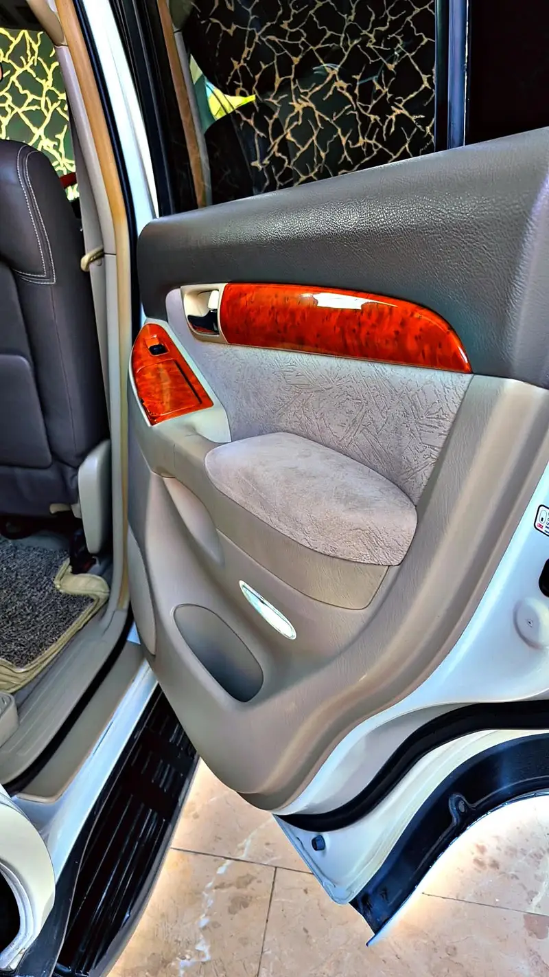 Toyota Land Cruiser Parado Limited Edition 2.7 2006/2012 Model Bahria Town Phase 8, Ra