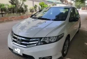 HONDA CITY IVTEC MANUAL MODEL 2016 TOTAL GENUINE. OUTCLASS CONDITION