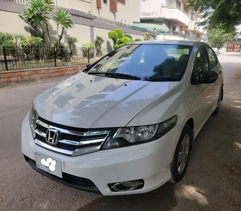 HONDA CITY IVTEC MANUAL MODEL 2016 TOTAL GENUINE. OUTCLASS CONDITION