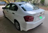 HONDA CITY IVTEC MANUAL MODEL 2016 TOTAL GENUINE. OUTCLASS CONDITION