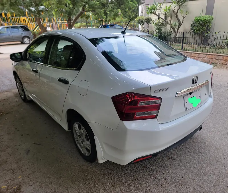 HONDA CITY IVTEC MANUAL MODEL 2016 TOTAL GENUINE. OUTCLASS CONDITION