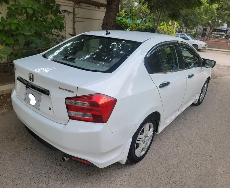 HONDA CITY IVTEC MANUAL MODEL 2016 TOTAL GENUINE. OUTCLASS CONDITION