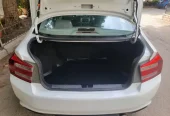 HONDA CITY IVTEC MANUAL MODEL 2016 TOTAL GENUINE. OUTCLASS CONDITION