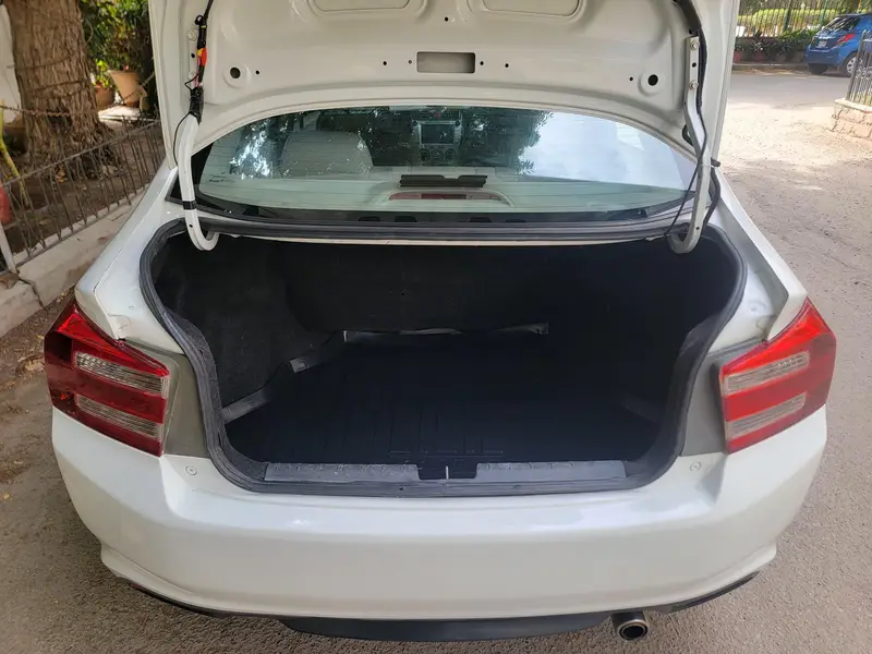 HONDA CITY IVTEC MANUAL MODEL 2016 TOTAL GENUINE. OUTCLASS CONDITION