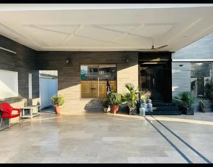 1 Kanal ViP Like Brand New Double Storey House Urgent For Sale Prime Location 100 Feet Road In Sabzazar